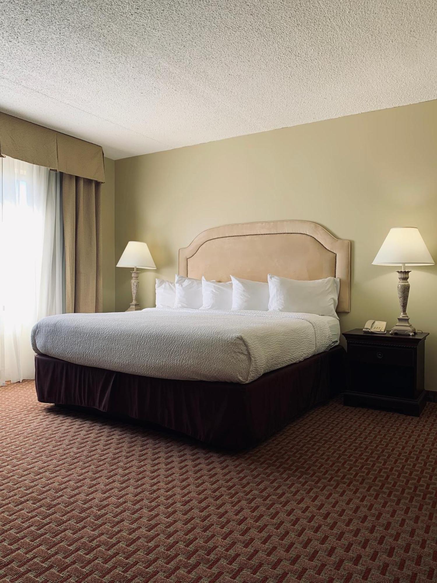Euro-Suites Hotel Morgantown Exteriör bild