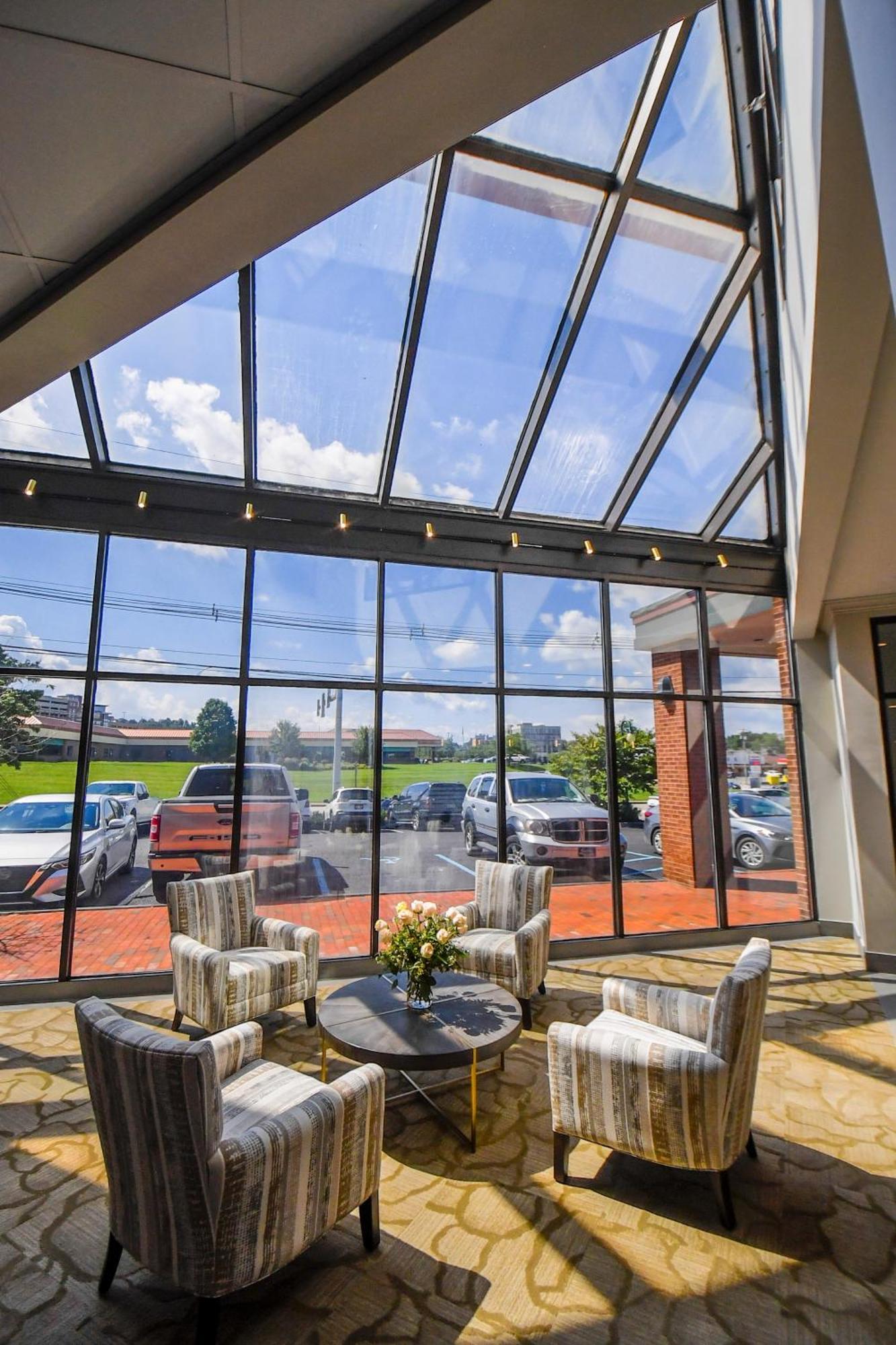 Euro-Suites Hotel Morgantown Exteriör bild