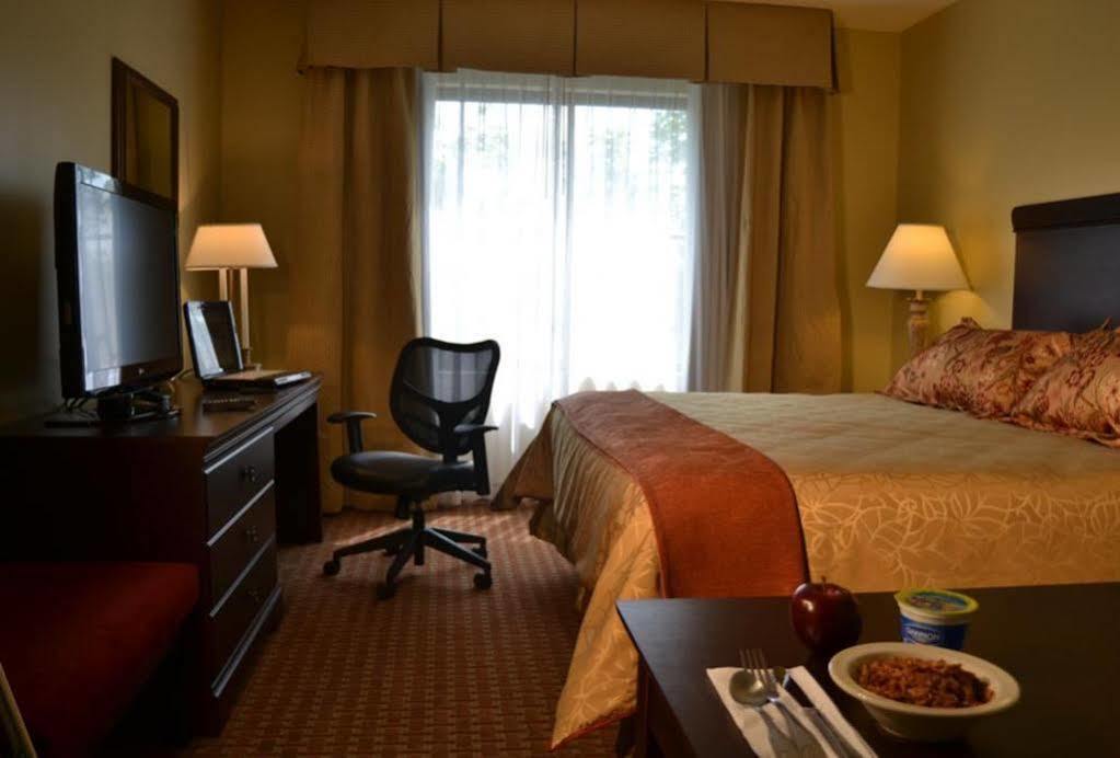 Euro-Suites Hotel Morgantown Exteriör bild