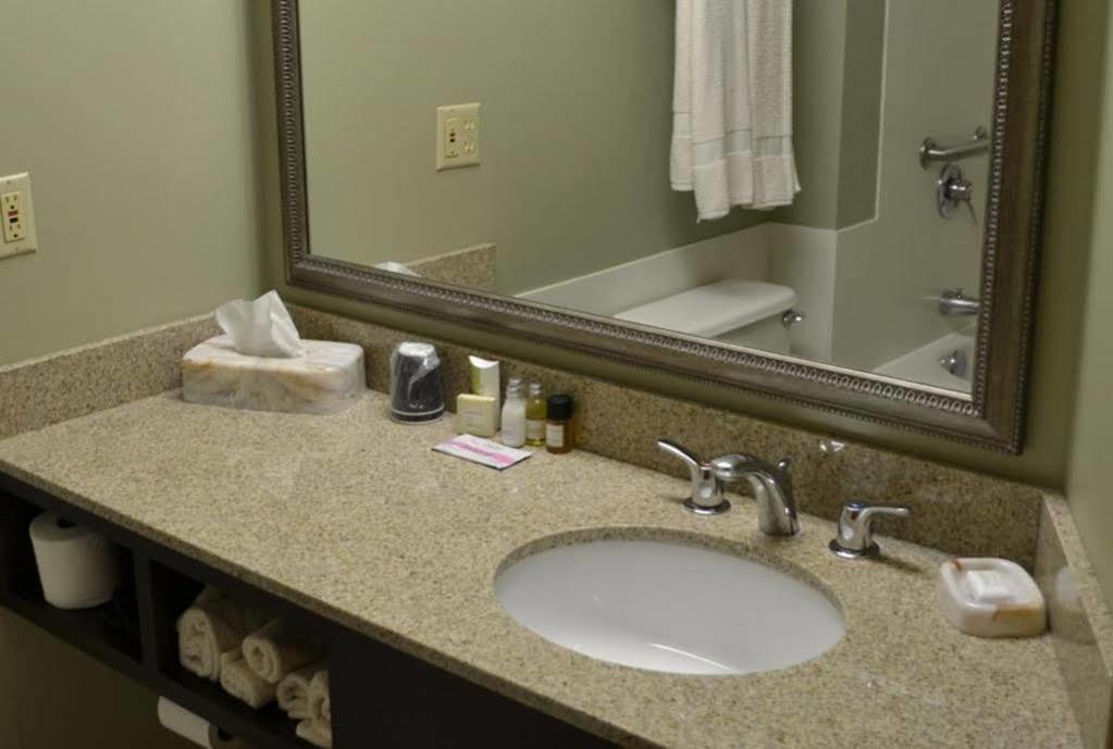 Euro-Suites Hotel Morgantown Exteriör bild